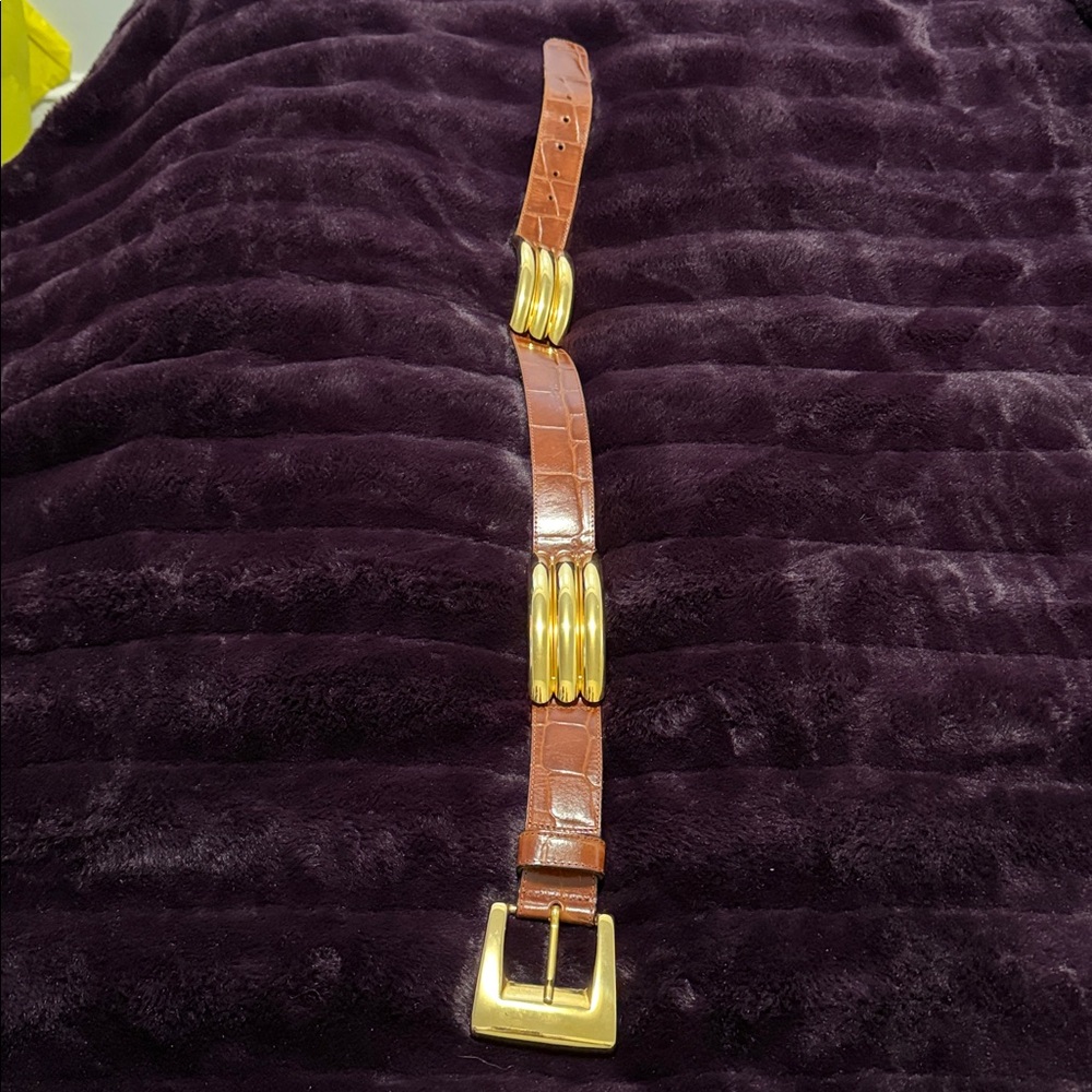 Elegant Brown Leather and Gold Hardware Belt S 26”